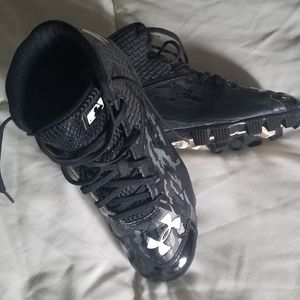 Boy's Baseball spikes